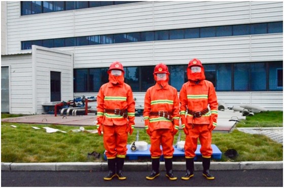 消防防護(hù)服穿著演練 消防防護(hù)服穿著演練